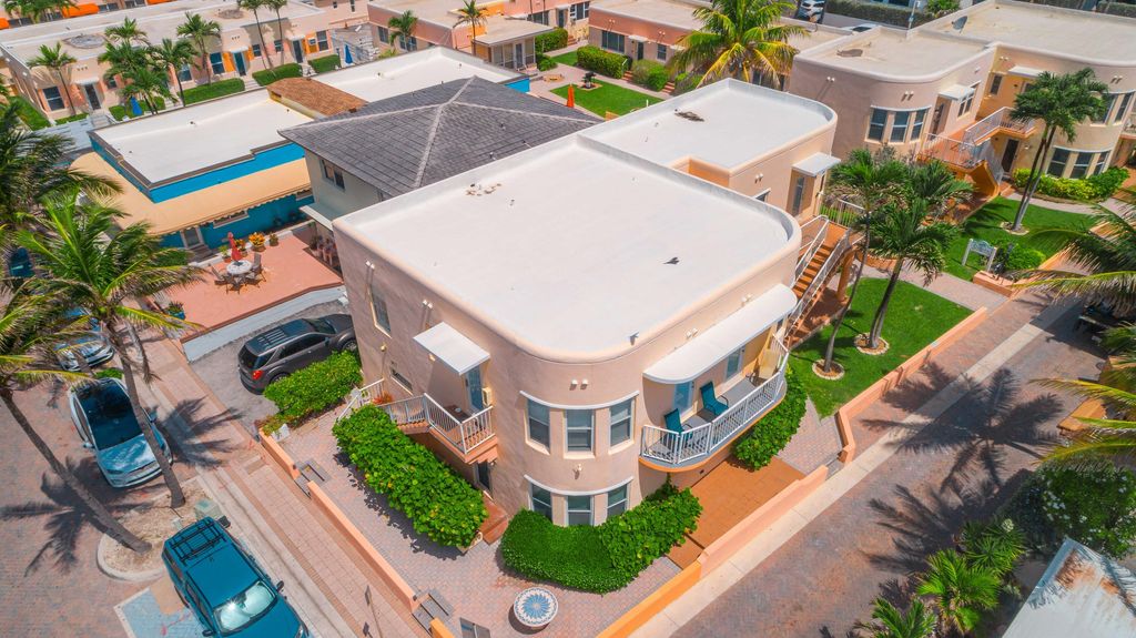 Photo of 311 Connecticut Street #4, Hollywood, FL 33019 (MLS # B26015319)