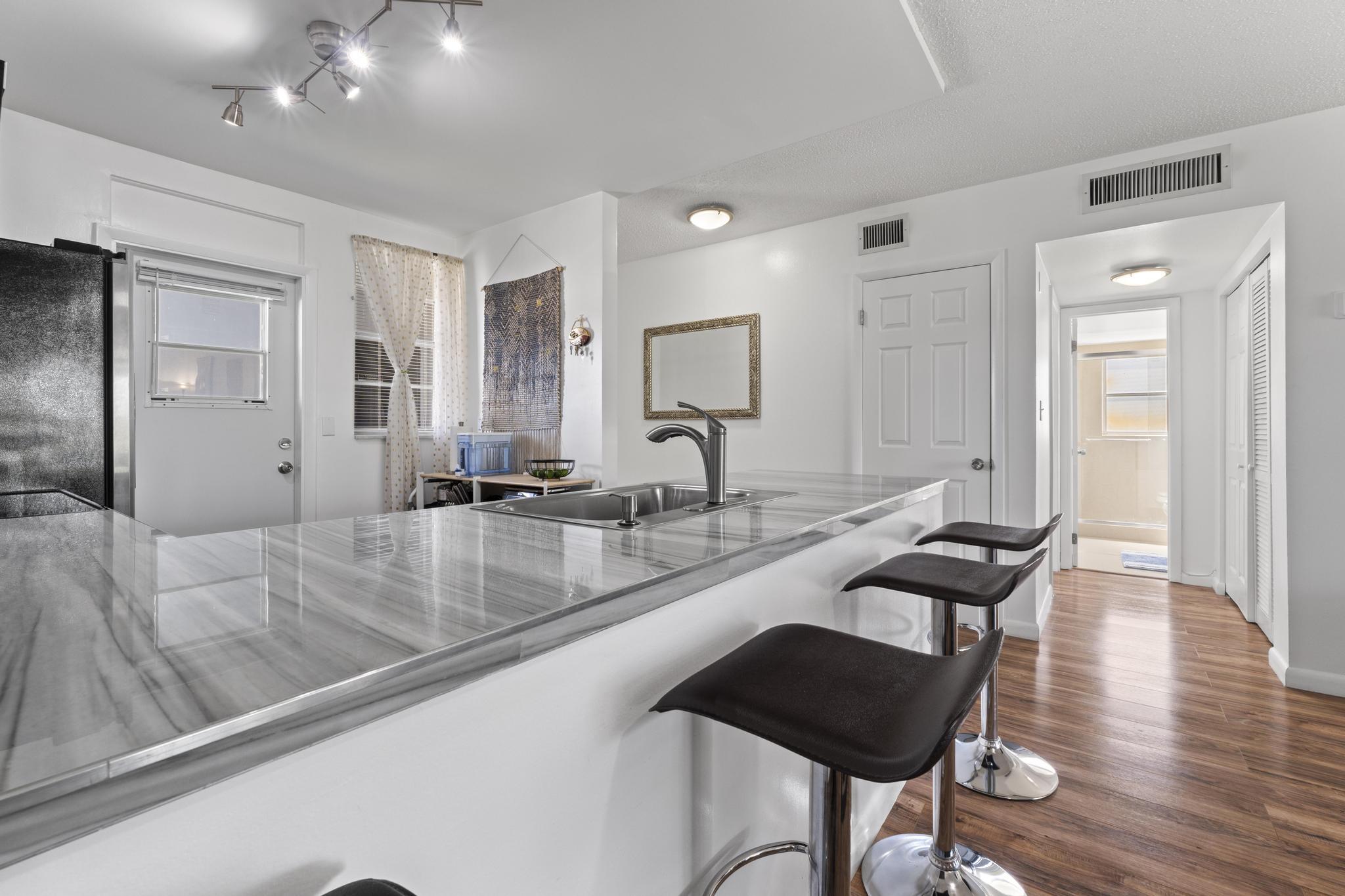 LAKEVIEW SOUTH CONDO - Residential