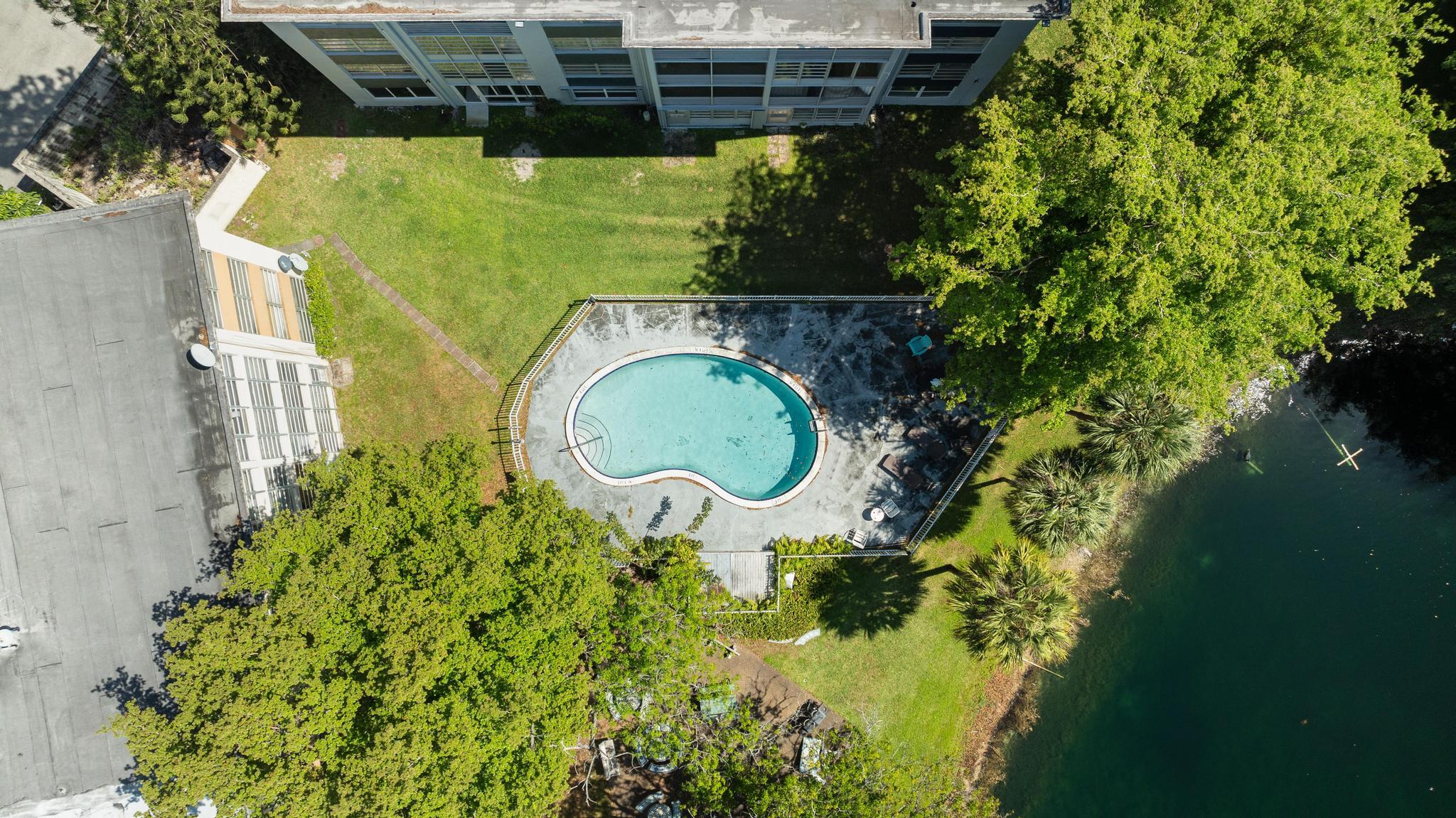 LAKEVIEW SOUTH CONDO - Residential