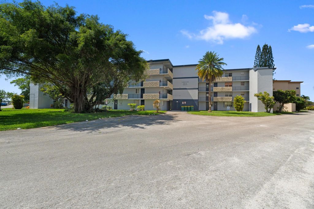 Photo of 5275 NW 10th Court #305, Plantation, FL 33313 (MLS # B26007971)