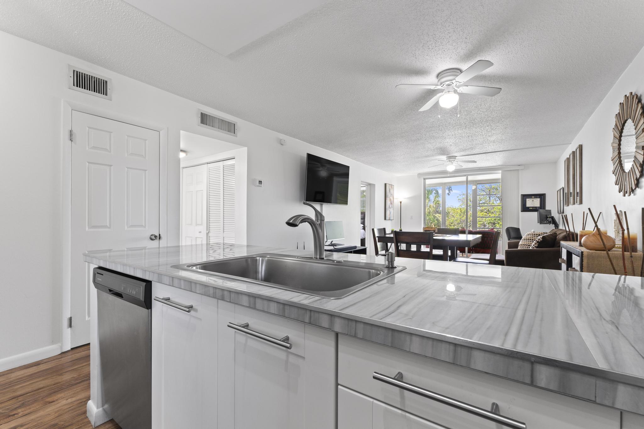 LAKEVIEW SOUTH CONDO - Residential