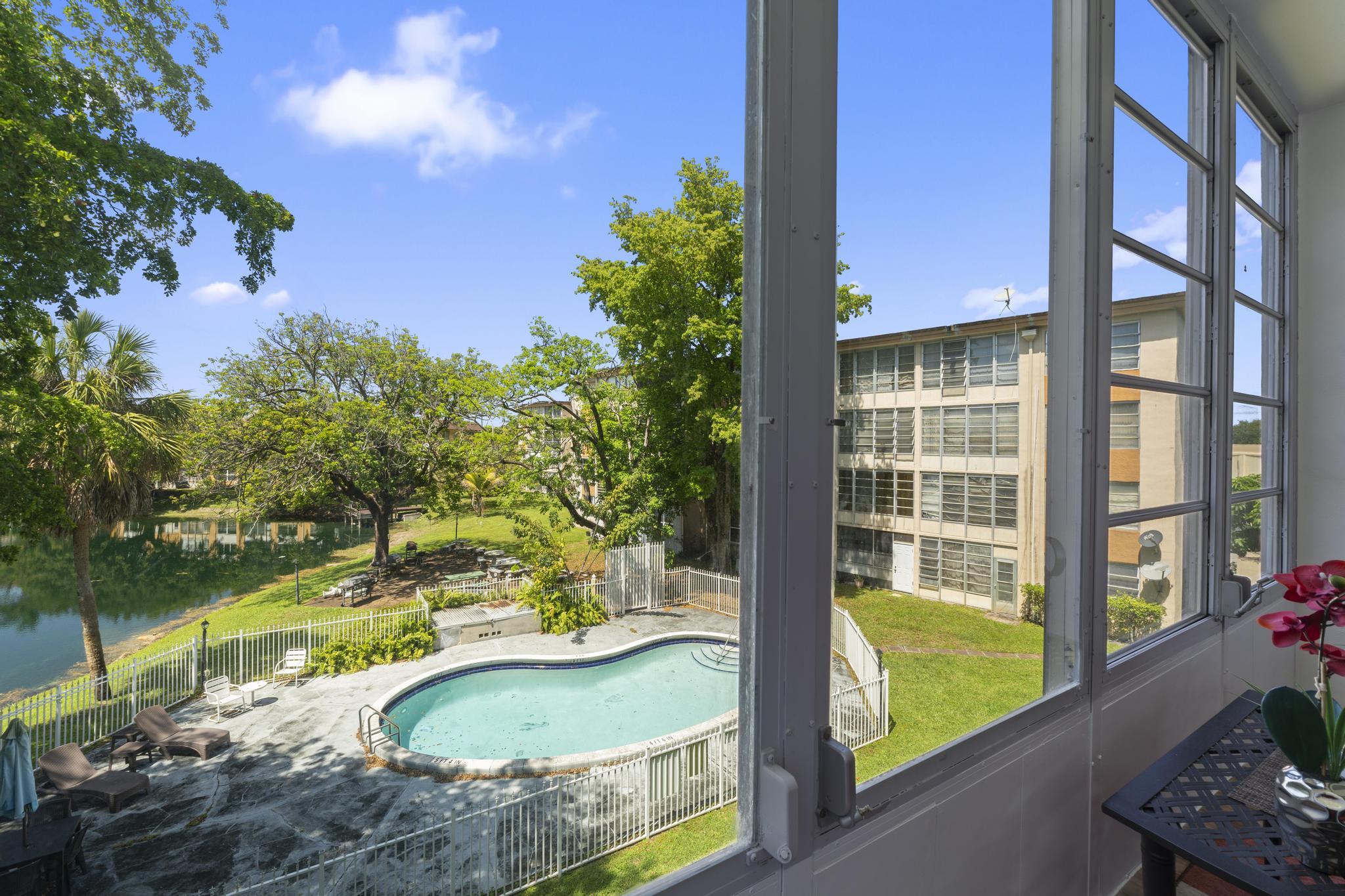 LAKEVIEW SOUTH CONDO - Residential