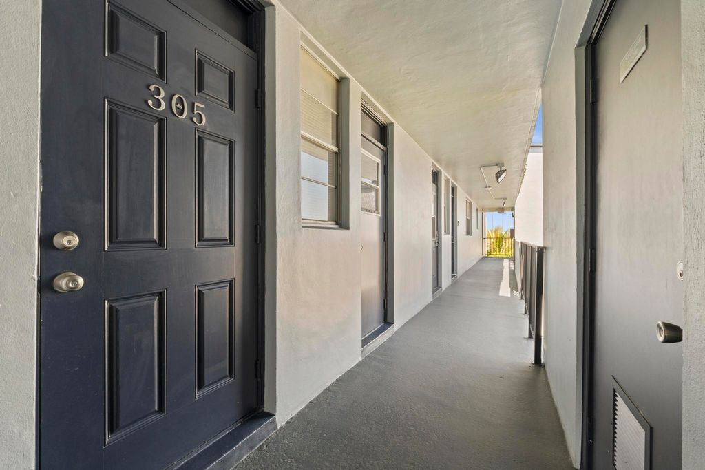 Photo of 5275 NW 10th Court #305, Plantation, FL 33313 (MLS # B26007971)