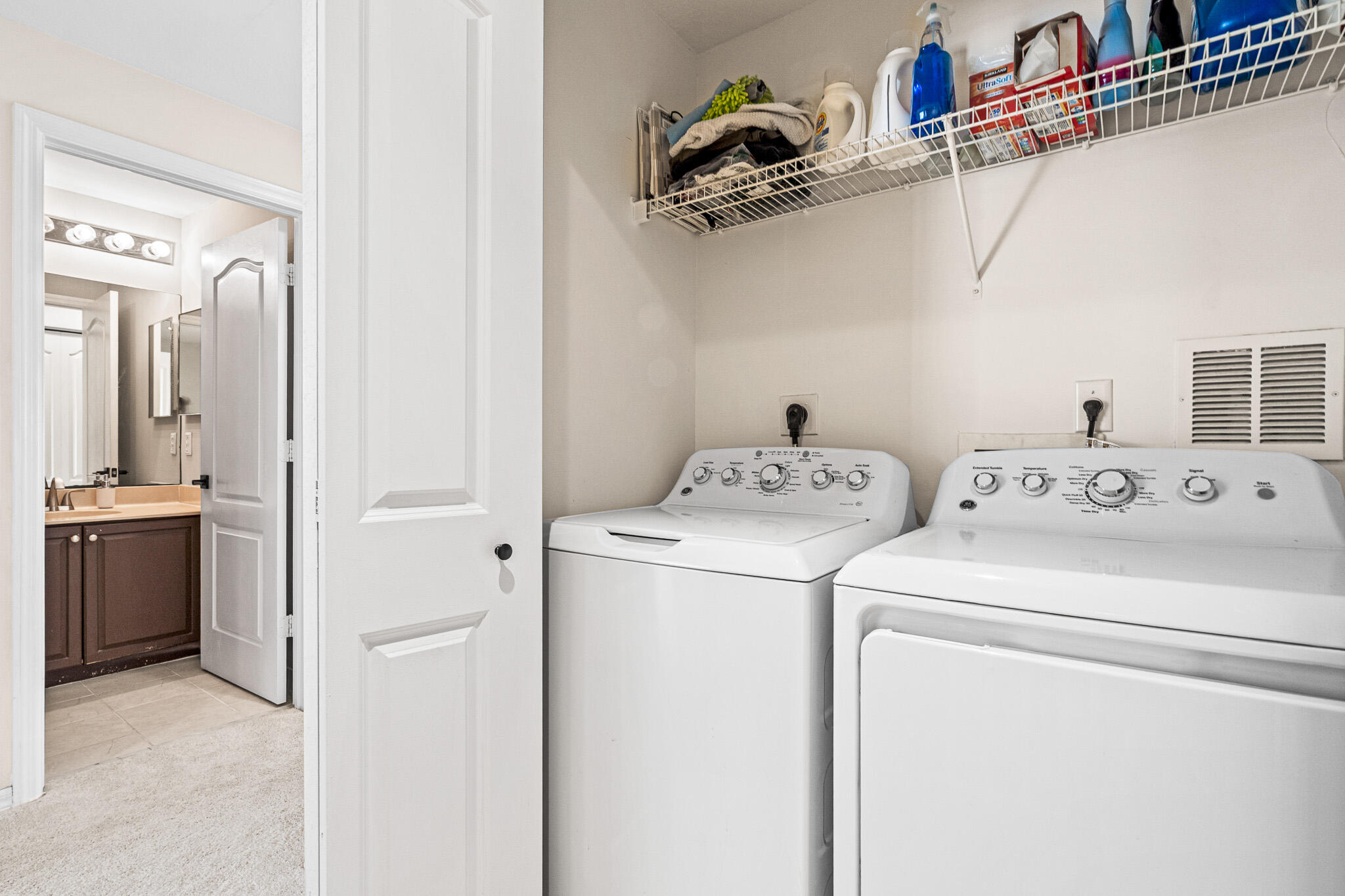 SEMINOLE ESTATES & TOWNHOMES - Residential