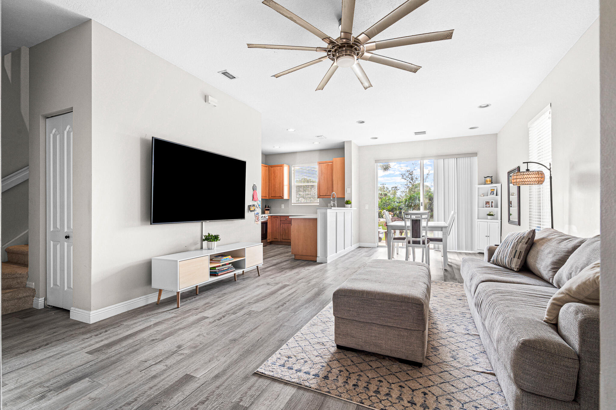 SEMINOLE ESTATES & TOWNHOMES - Residential