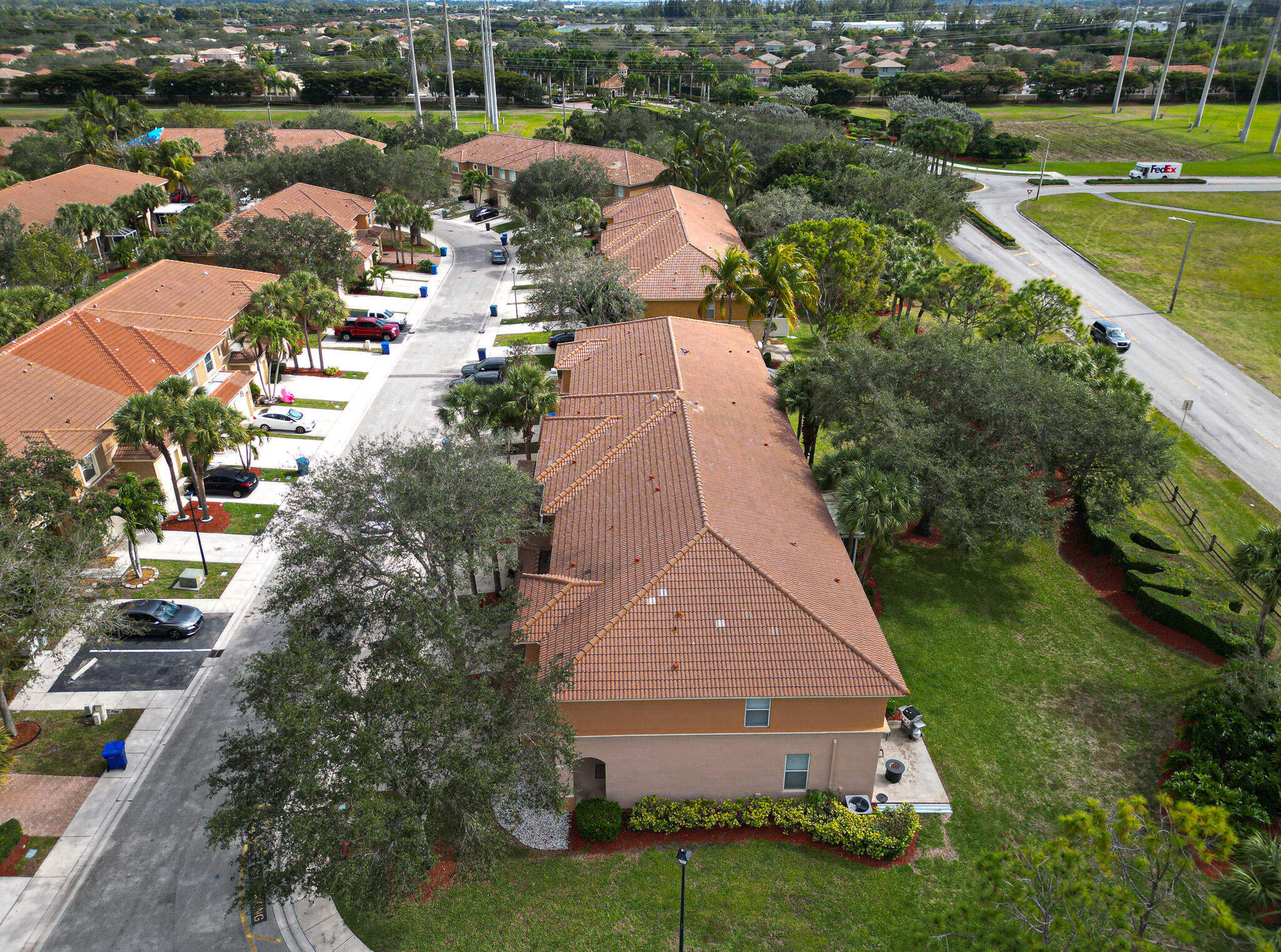 SEMINOLE ESTATES & TOWNHOMES - Residential