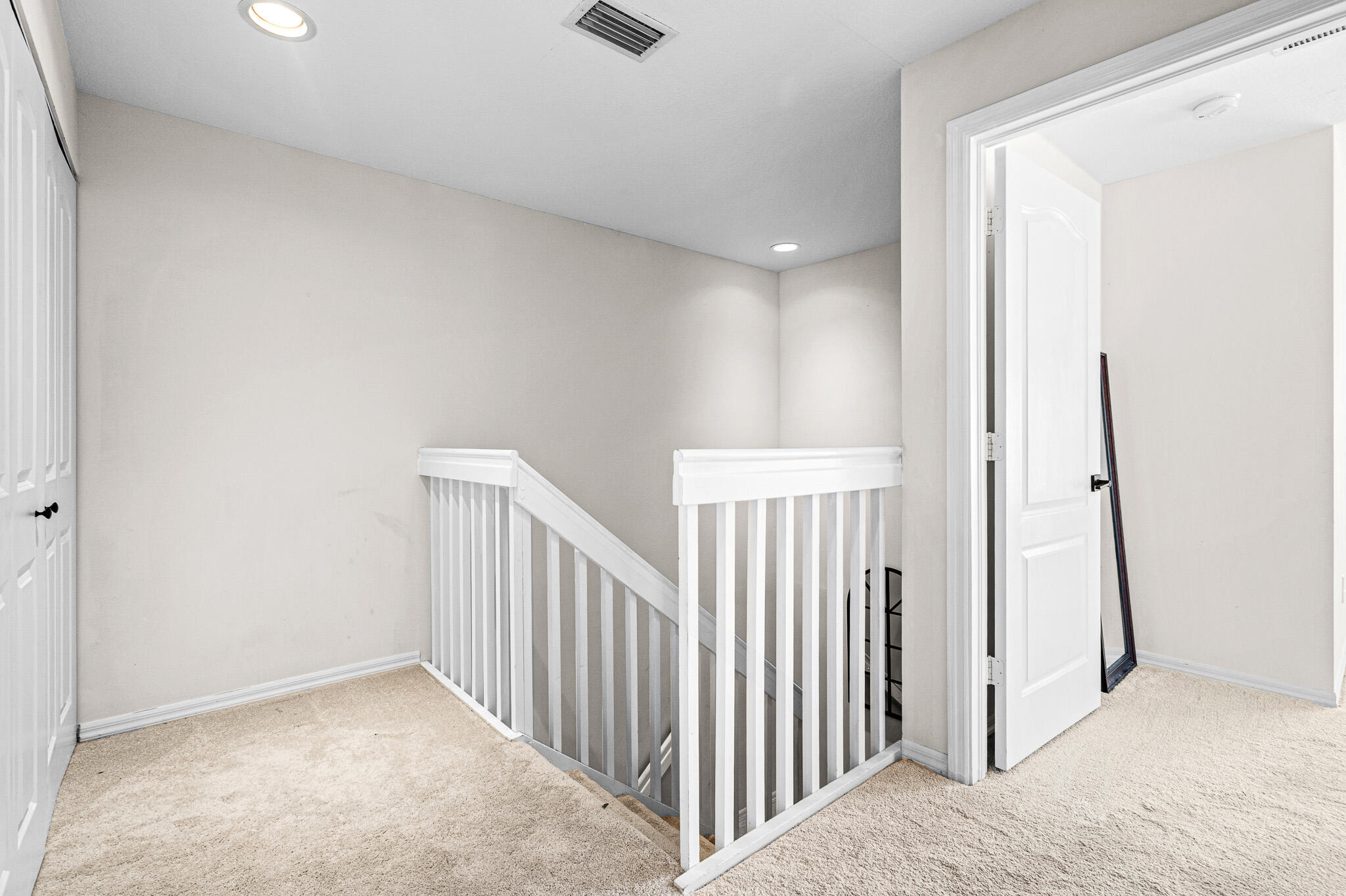 SEMINOLE ESTATES & TOWNHOMES - Residential