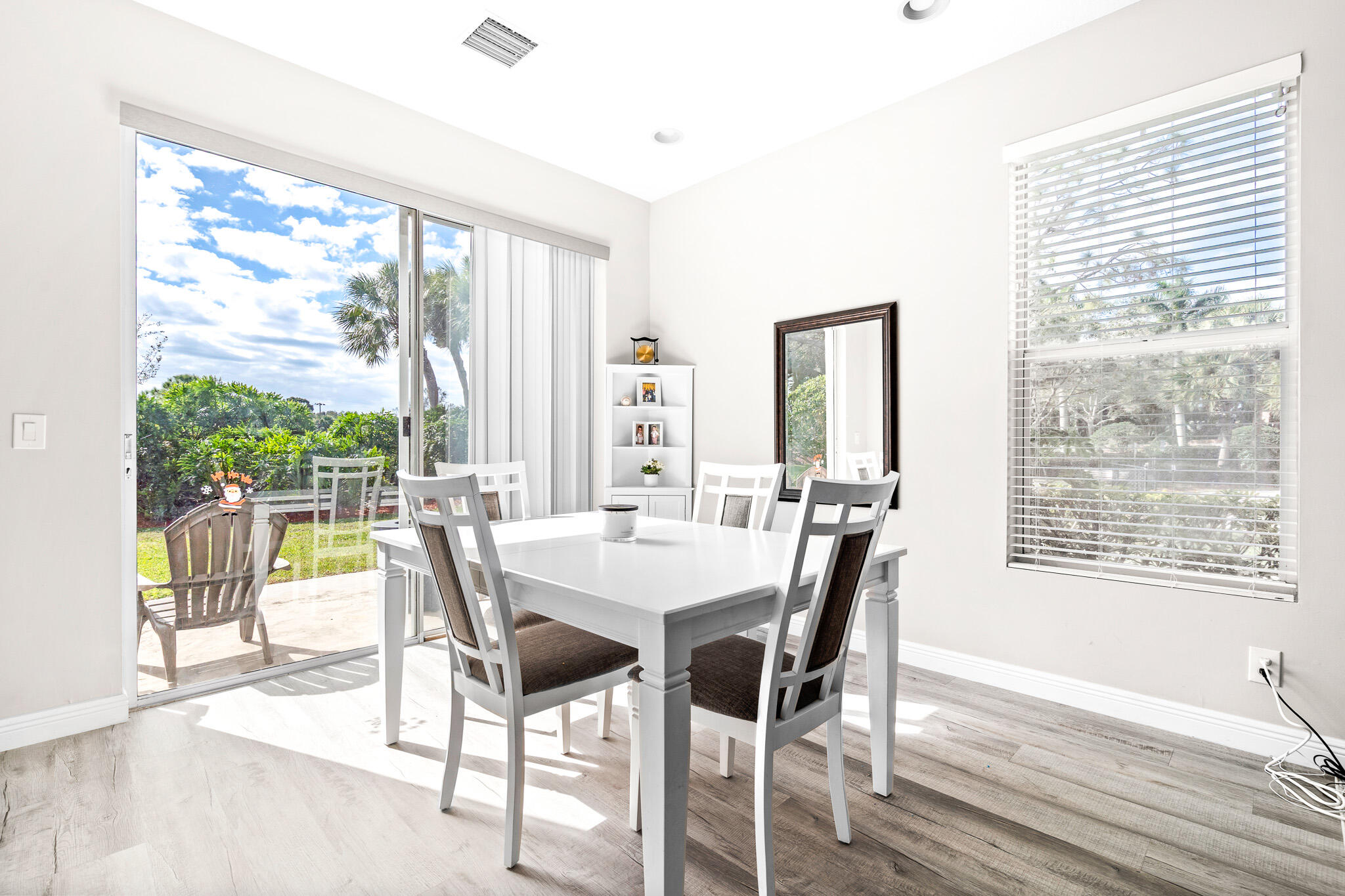 SEMINOLE ESTATES & TOWNHOMES - Residential