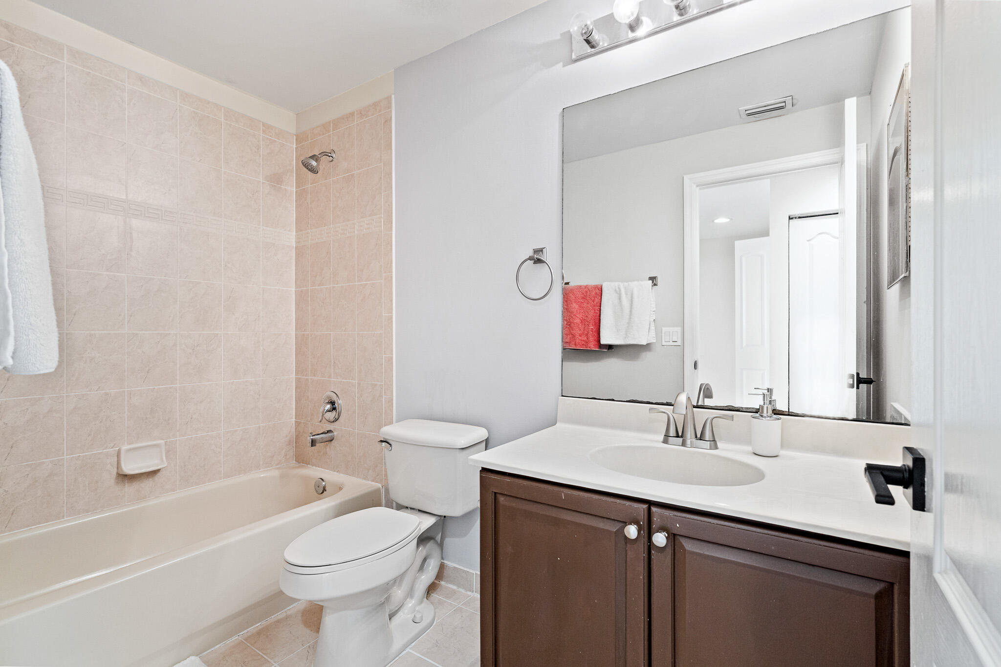 SEMINOLE ESTATES & TOWNHOMES - Residential