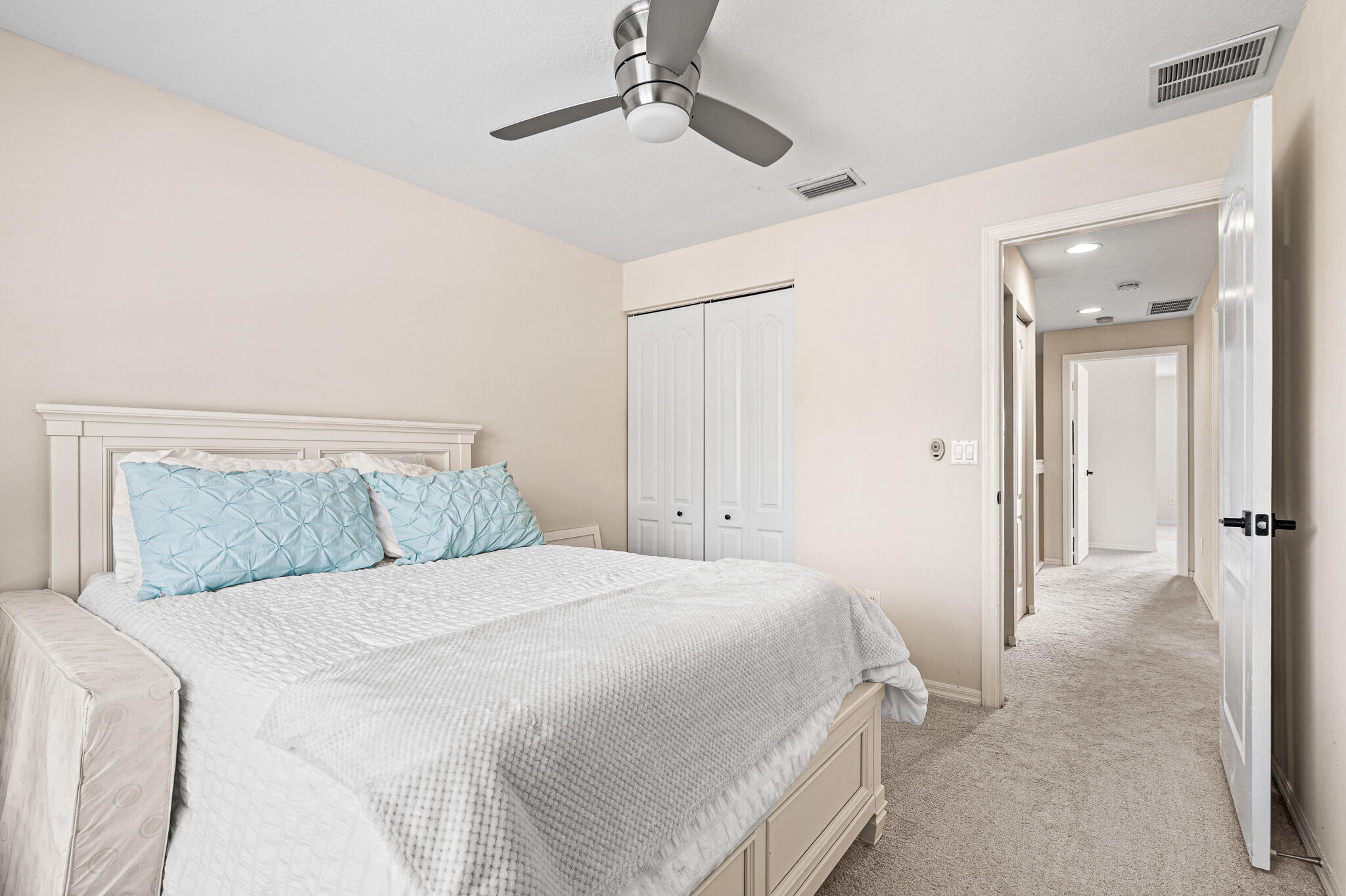 SEMINOLE ESTATES & TOWNHOMES - Residential