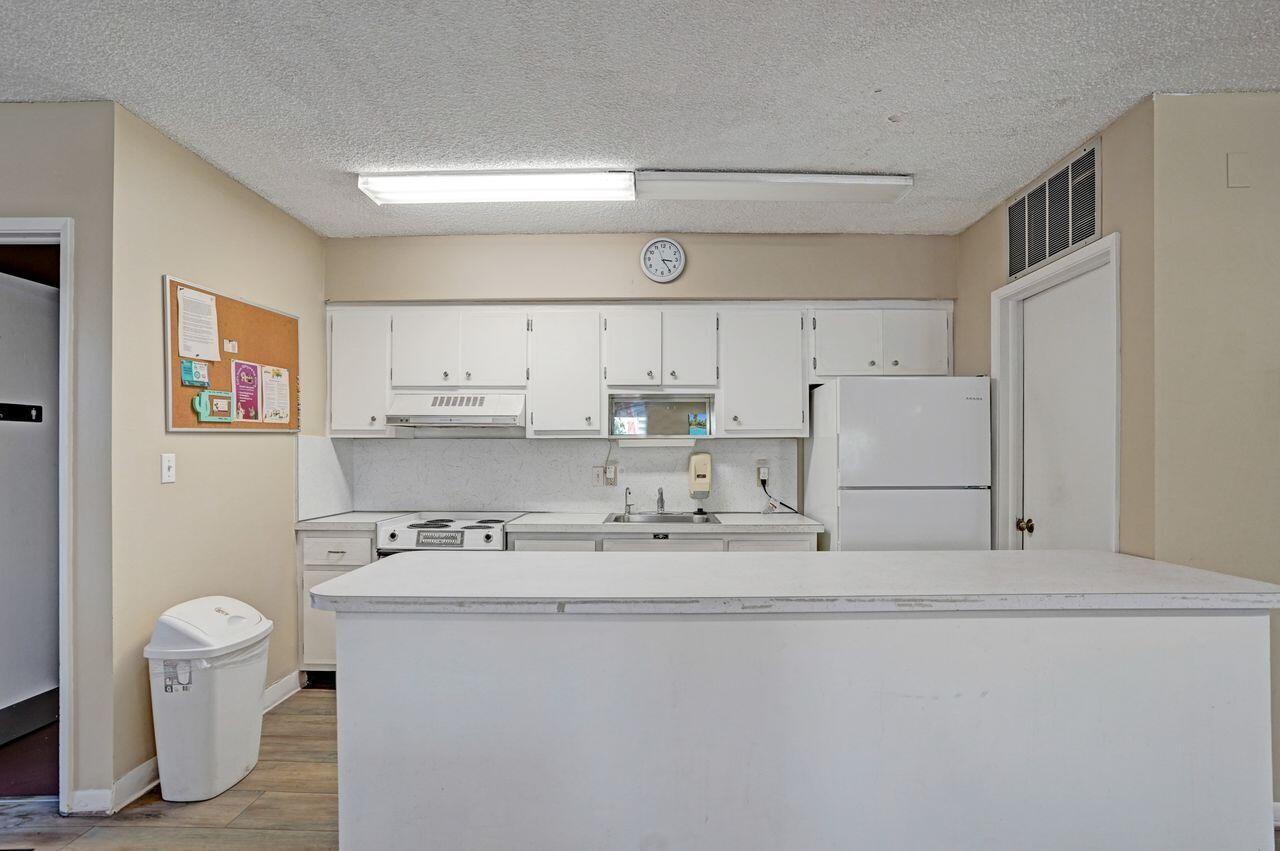 GARDEN-AIRE VILLAGE SOUTH CONDO - Residential