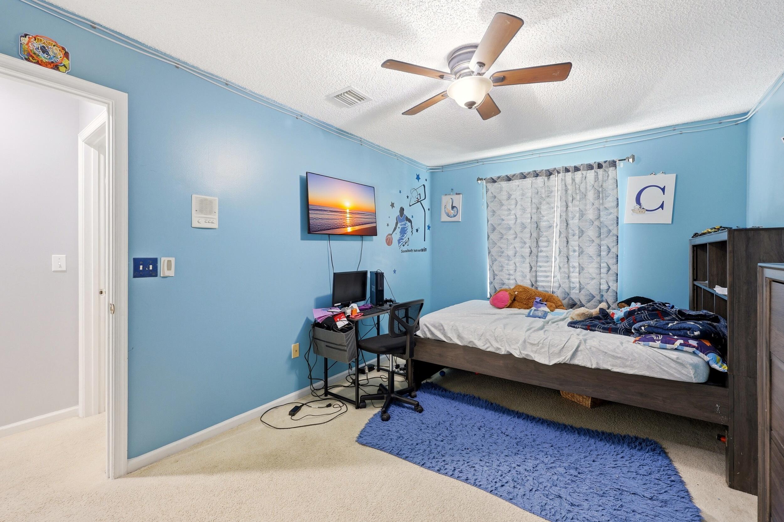 Properties 1327 Isleworth Court