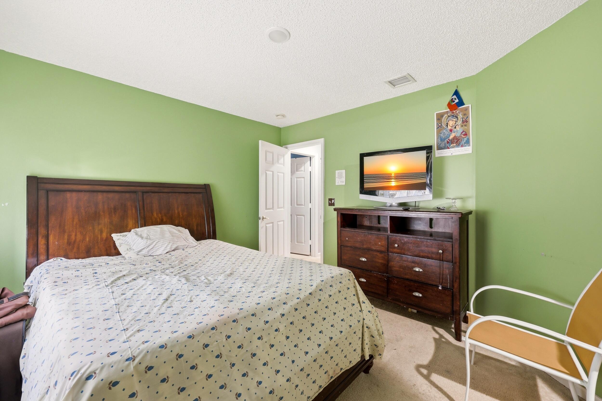 Properties 1327 Isleworth Court