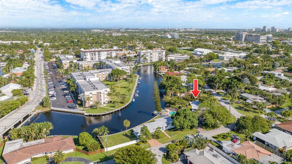 Photo of 2829 NE 17th Avenue, Wilton Manors, FL 33334 (MLS # B26010145)