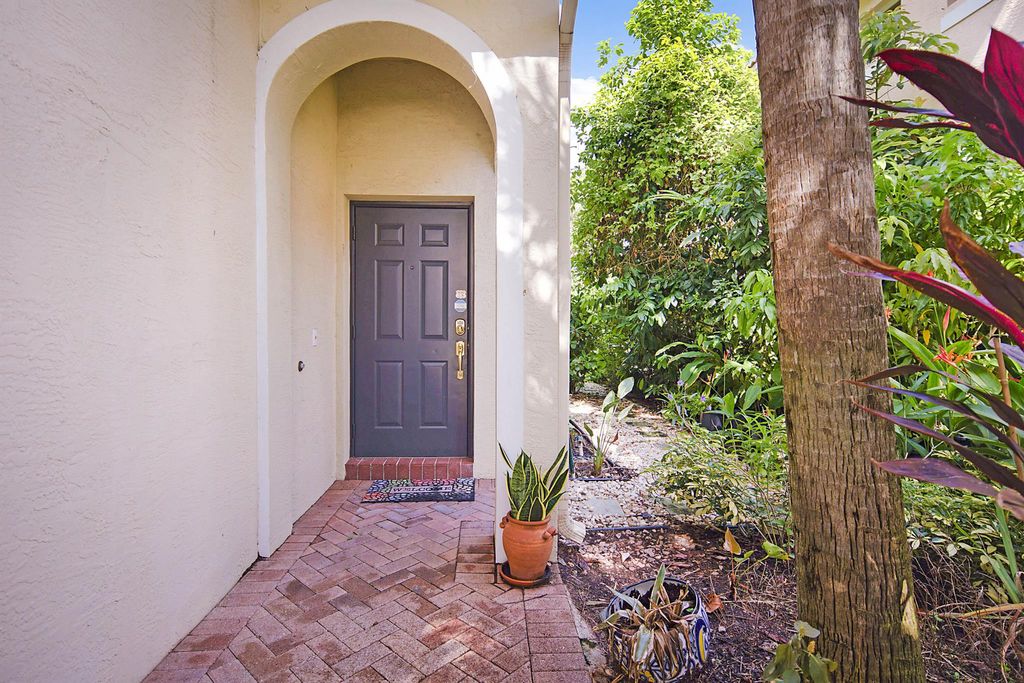 Photo of 9163 Villa Palma Lane, Palm Beach Gardens, FL 33418 (MLS # R11015556)
