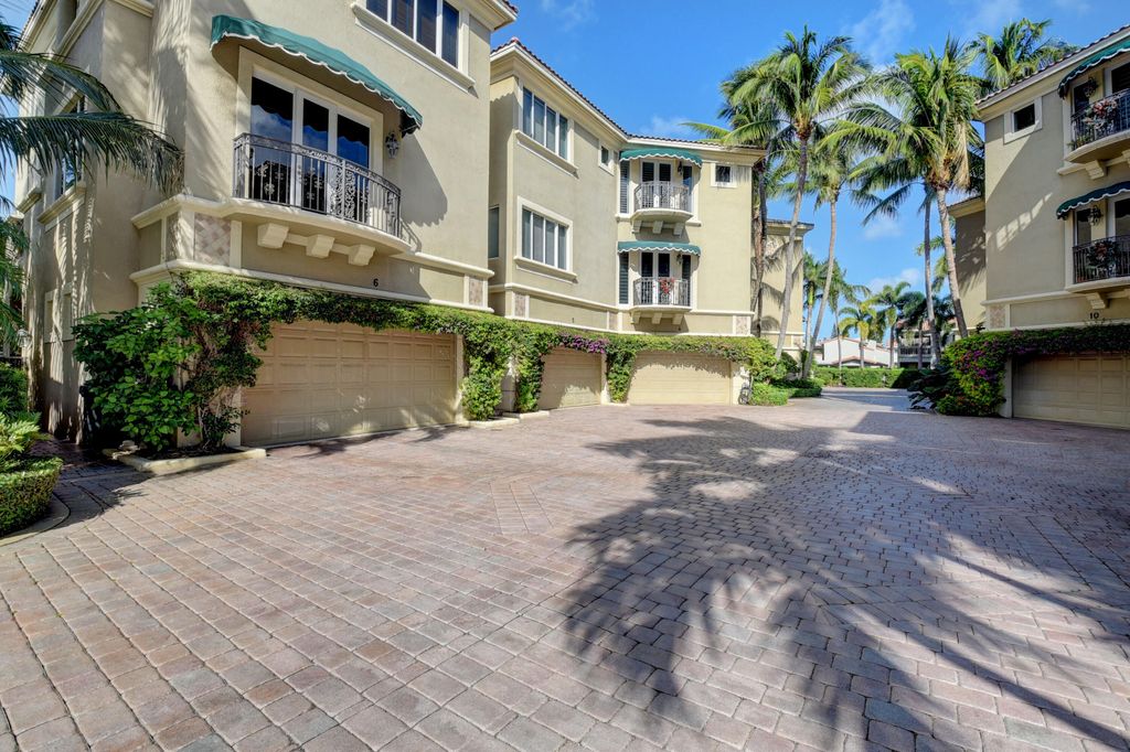 Photo of 921 Osceola Drive #4, Boca Raton, FL 33432 (MLS # R11001326)