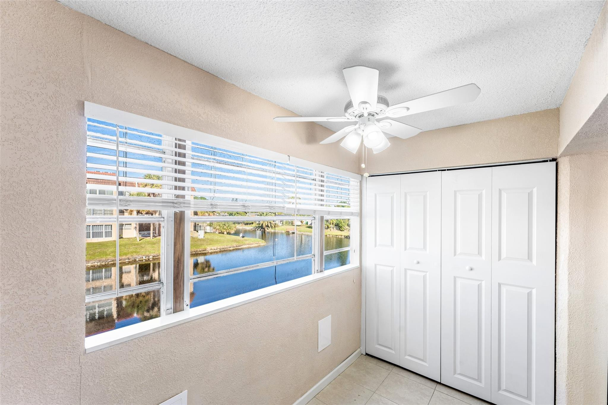 Sunrise lakes phase 3 - Residential