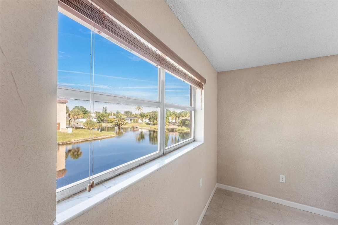 Sunrise lakes phase 3 - Residential