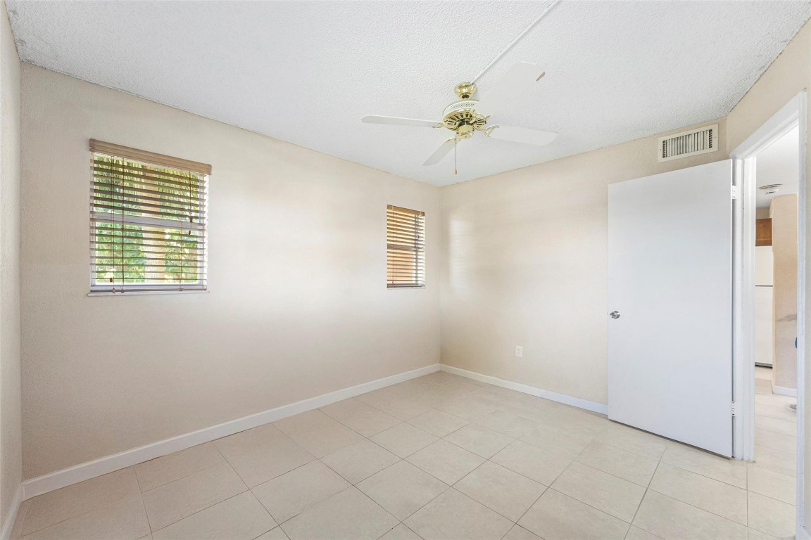 Sunrise lakes phase 3 - Residential