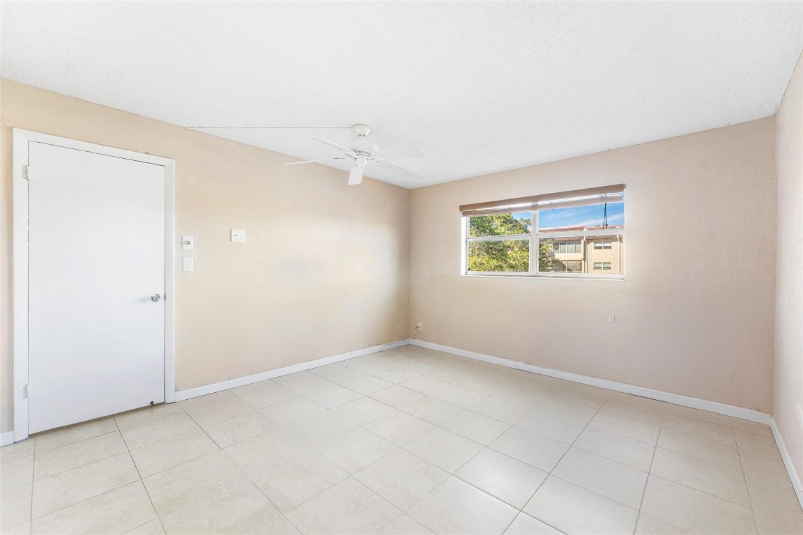 Sunrise lakes phase 3 - Residential