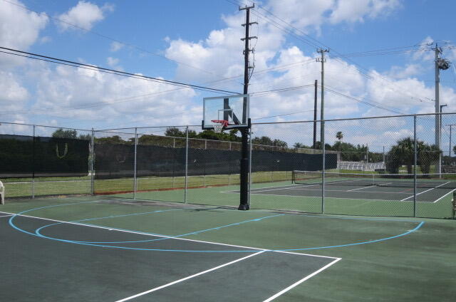 PALM GREENS AT VILLA DEL RAY CONDO - Residential