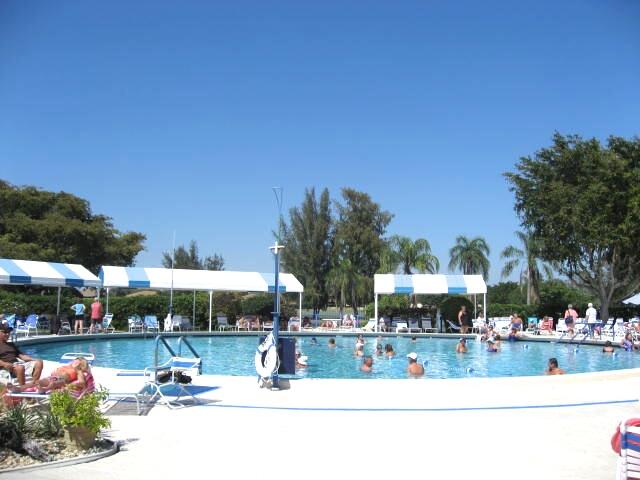 PALM GREENS AT VILLA DEL RAY CONDO - Residential