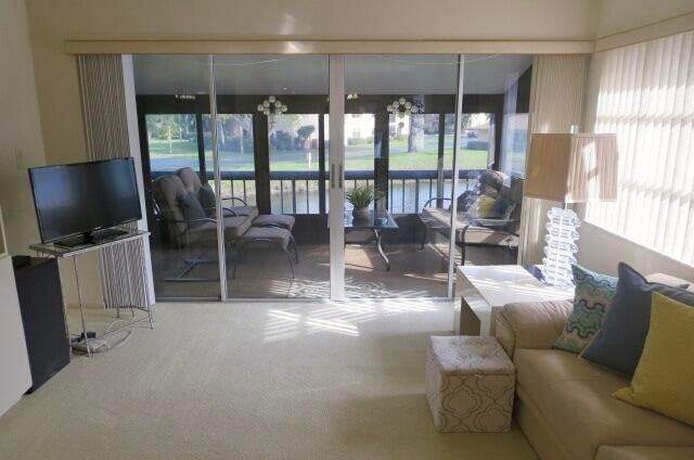 PALM GREENS AT VILLA DEL RAY CONDO - Residential