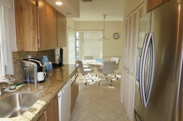 PALM GREENS AT VILLA DEL RAY CONDO - Residential