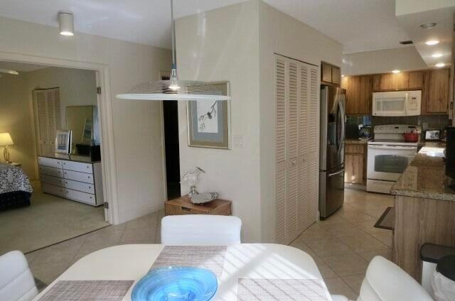 PALM GREENS AT VILLA DEL RAY CONDO - Residential