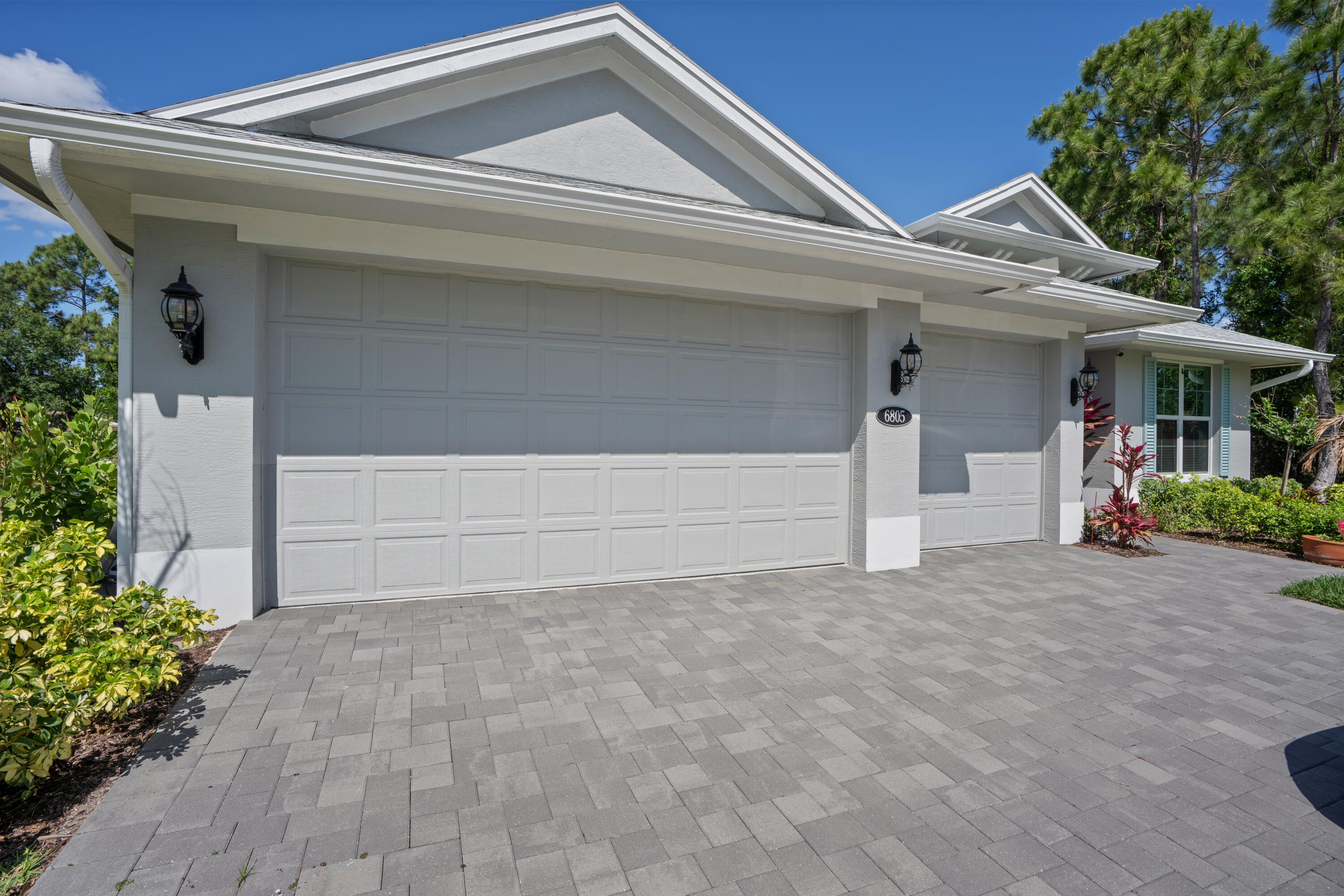 CRYSTAL FALLS OF VERO - Residential