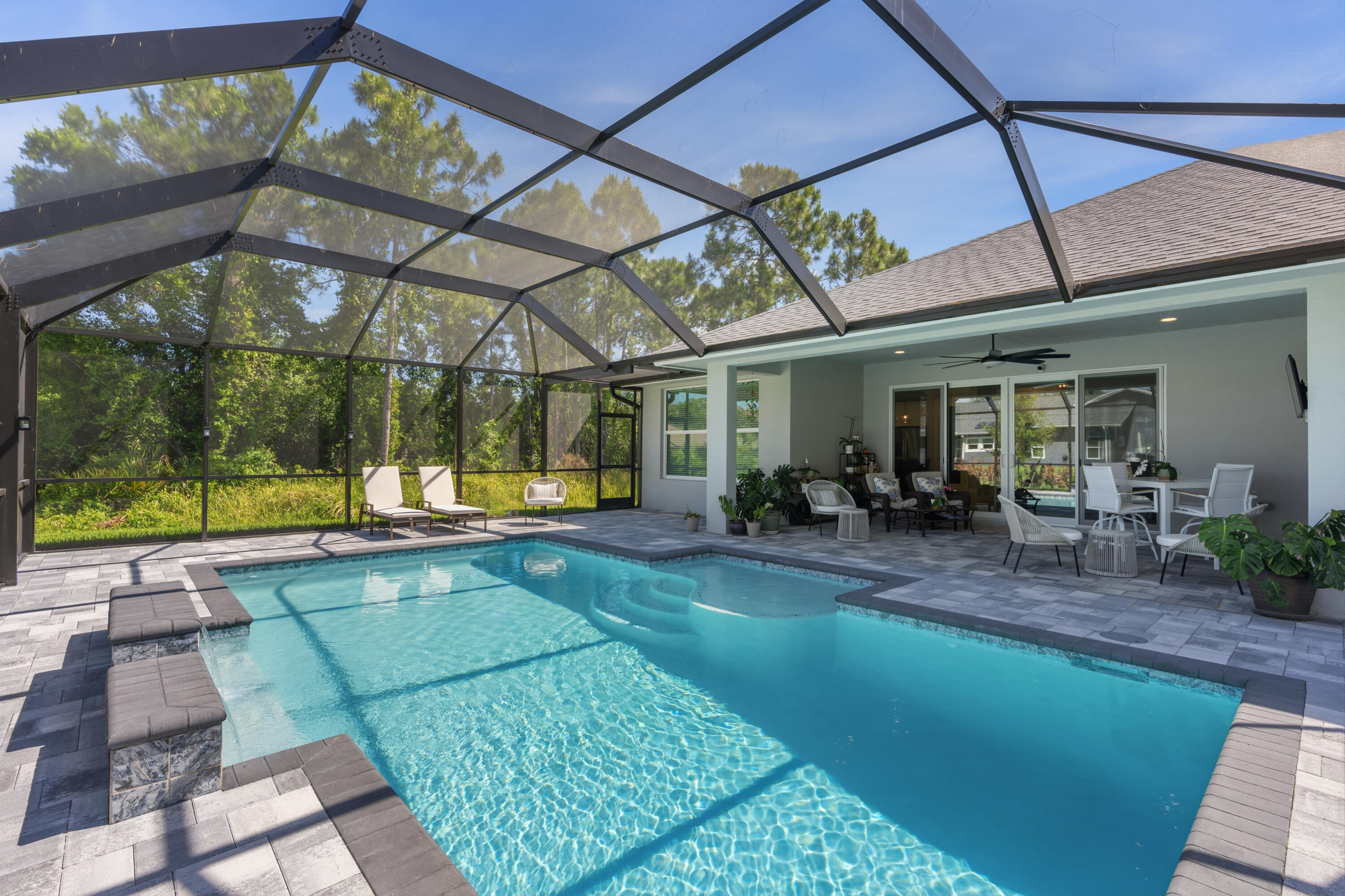 CRYSTAL FALLS OF VERO - Residential