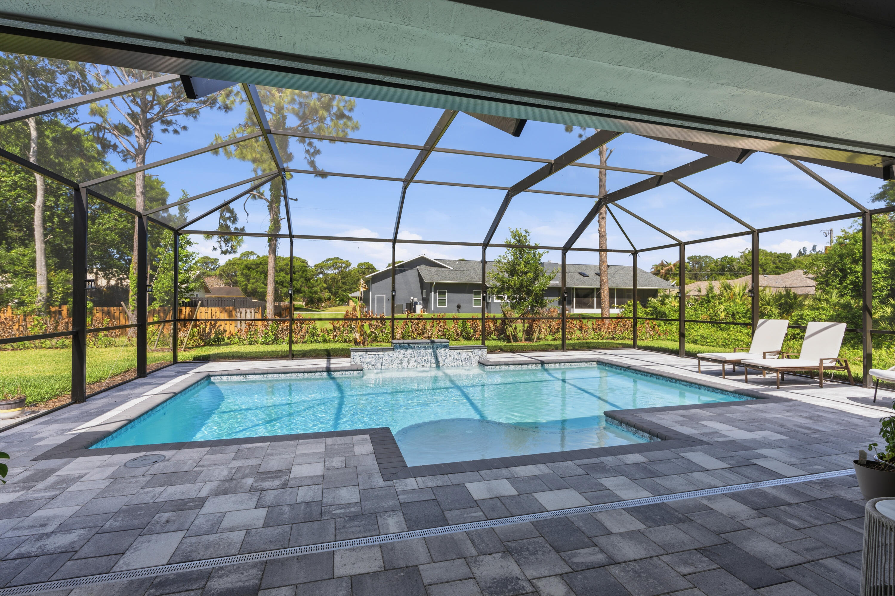 CRYSTAL FALLS OF VERO - Residential