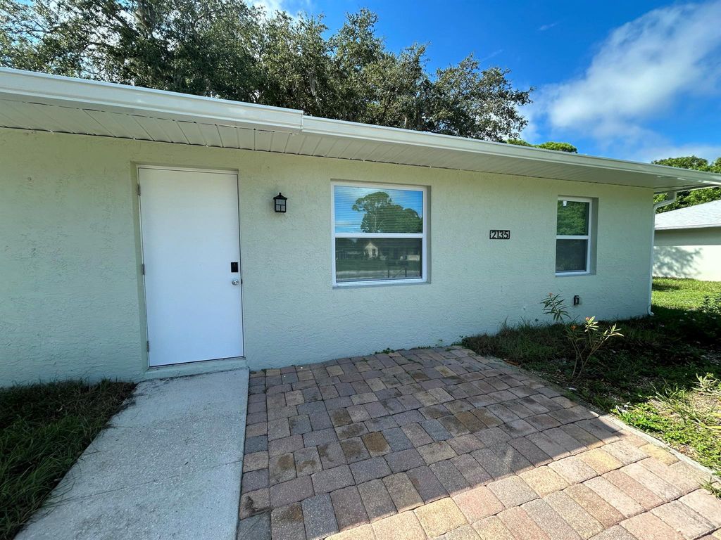 Photo of 2135 Sibley Avenue, Fort Pierce, FL 34982 (MLS # R11118081)