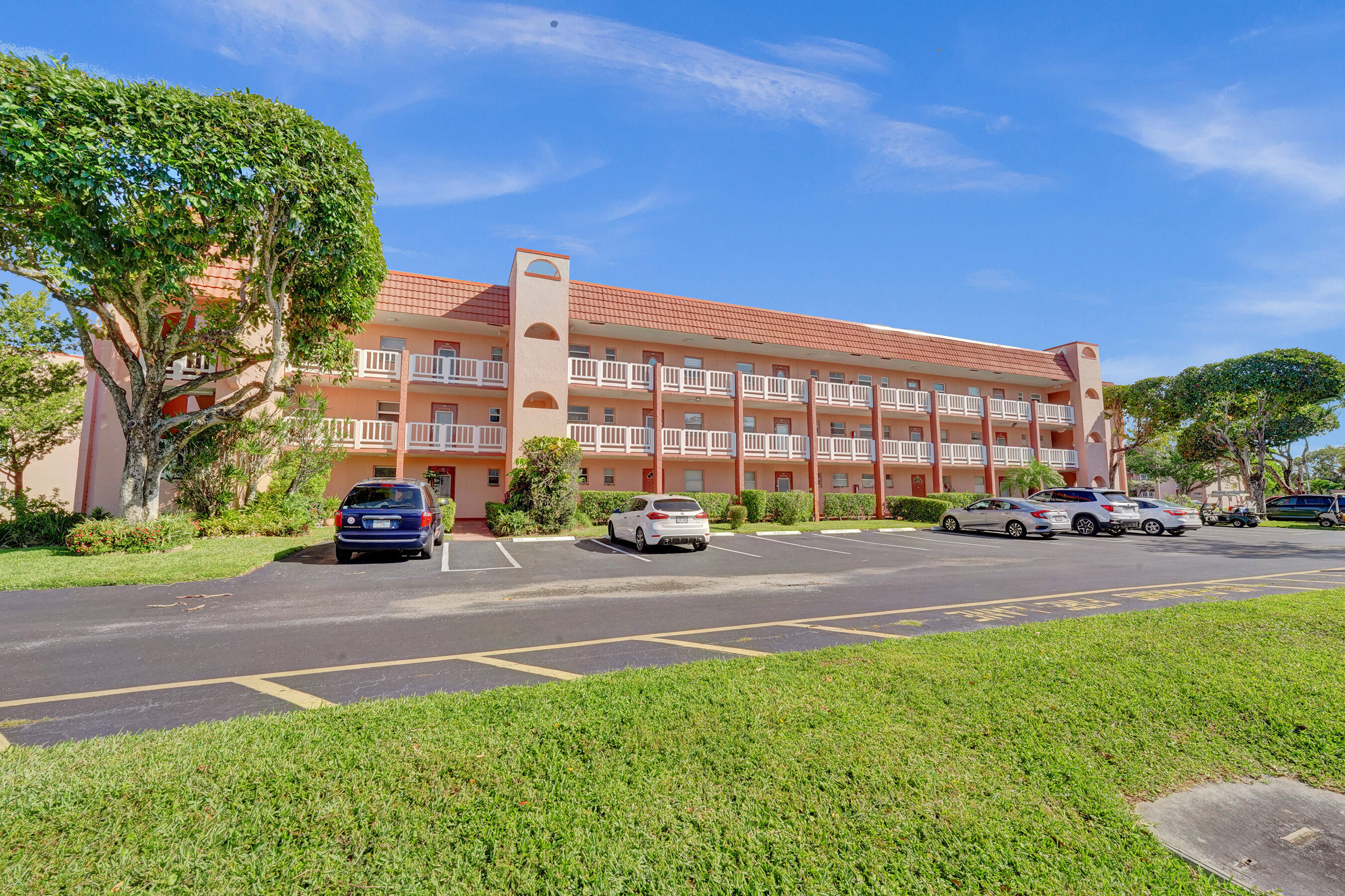 SUNRISE LAKES 122 CONDO - Residential