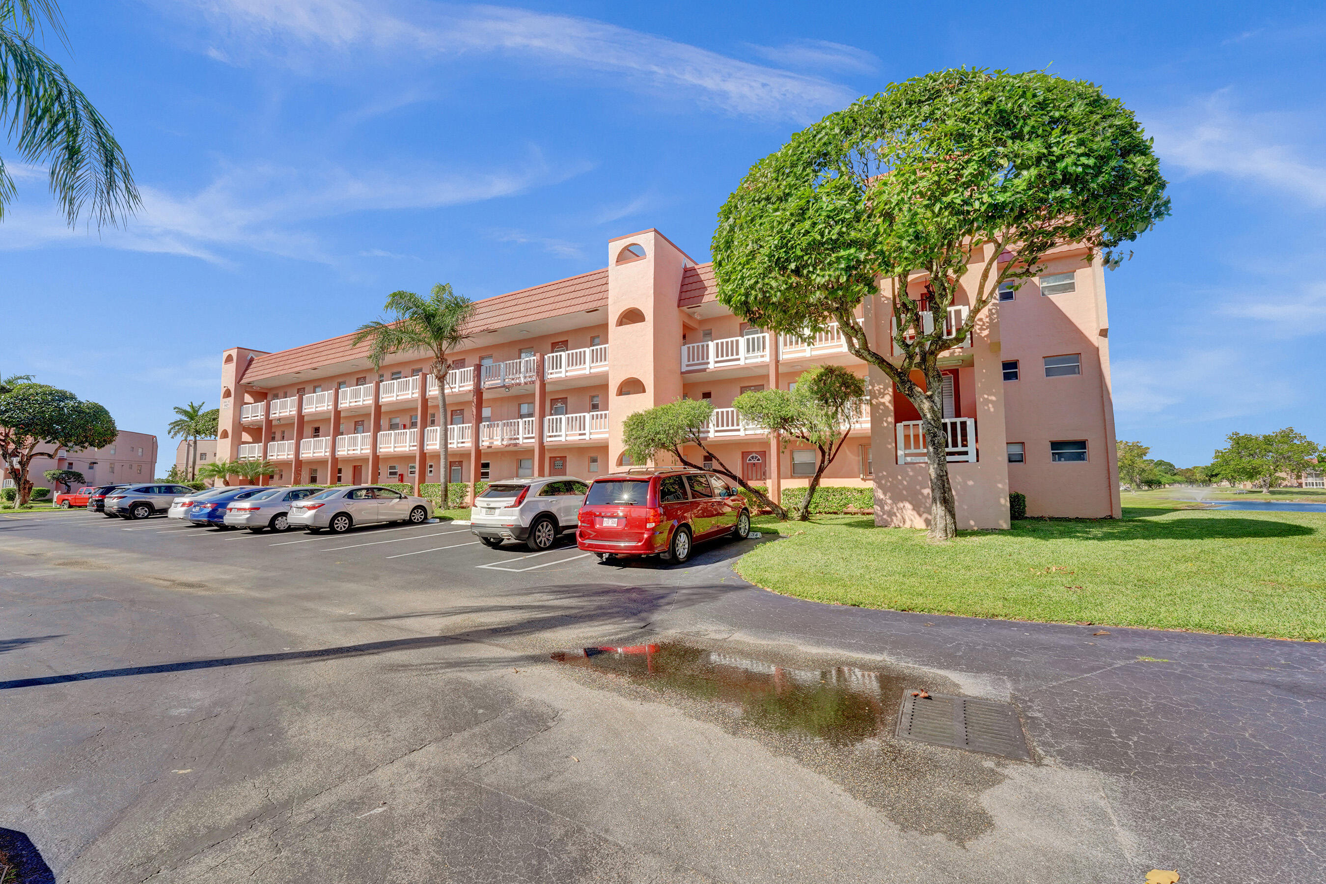 SUNRISE LAKES 122 CONDO - Residential