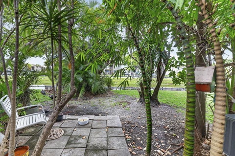 Tiny photo for 153 W Hemingway Circle W, Margate, FL 33063 (MLS # B26023484)