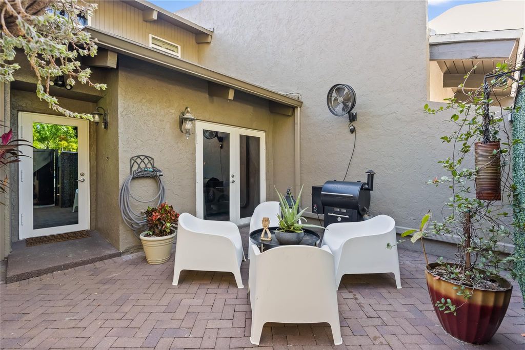 Photo of 228 NE 16th Terrace, Fort Lauderdale, FL 33301 (MLS # F10551068)