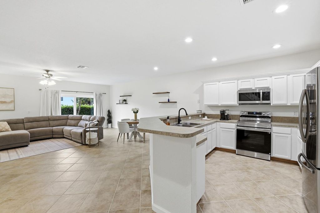 Photo of 13408 Georgian Court, Wellington, FL 33414 (MLS # R11169801)