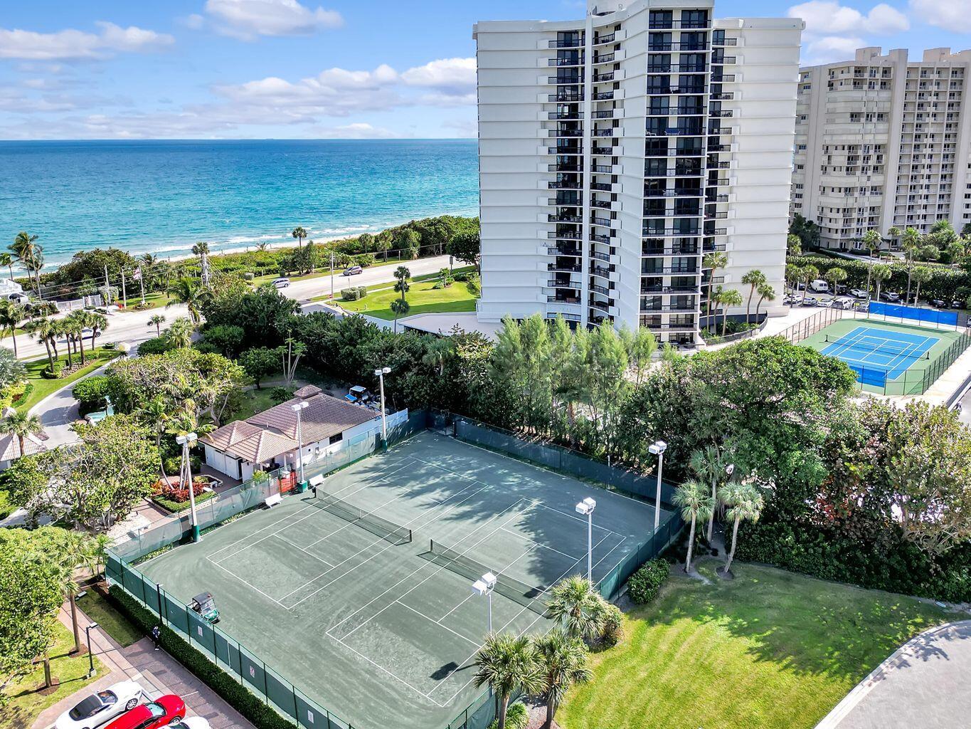 BRAEMAR ISLE CONDO - Residential