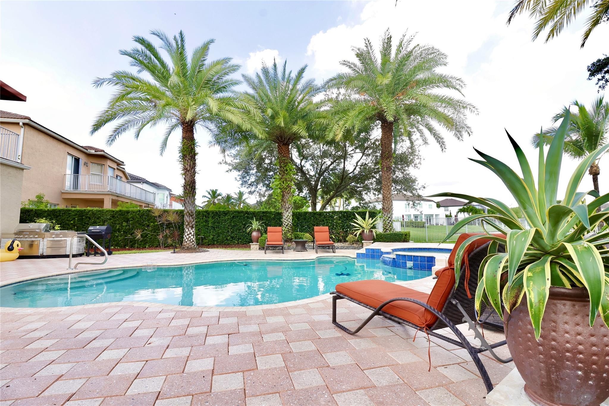 Riviera Isles I 167-28 B - Residential