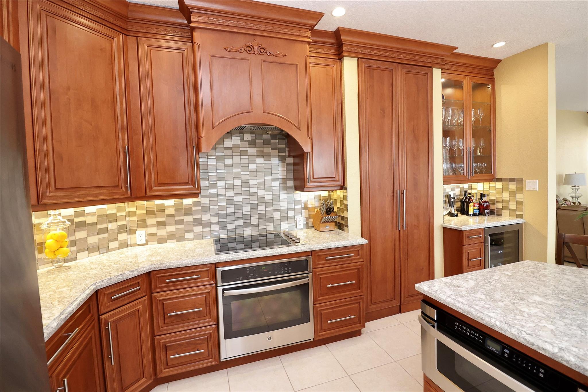 Riviera Isles I 167-28 B - Residential