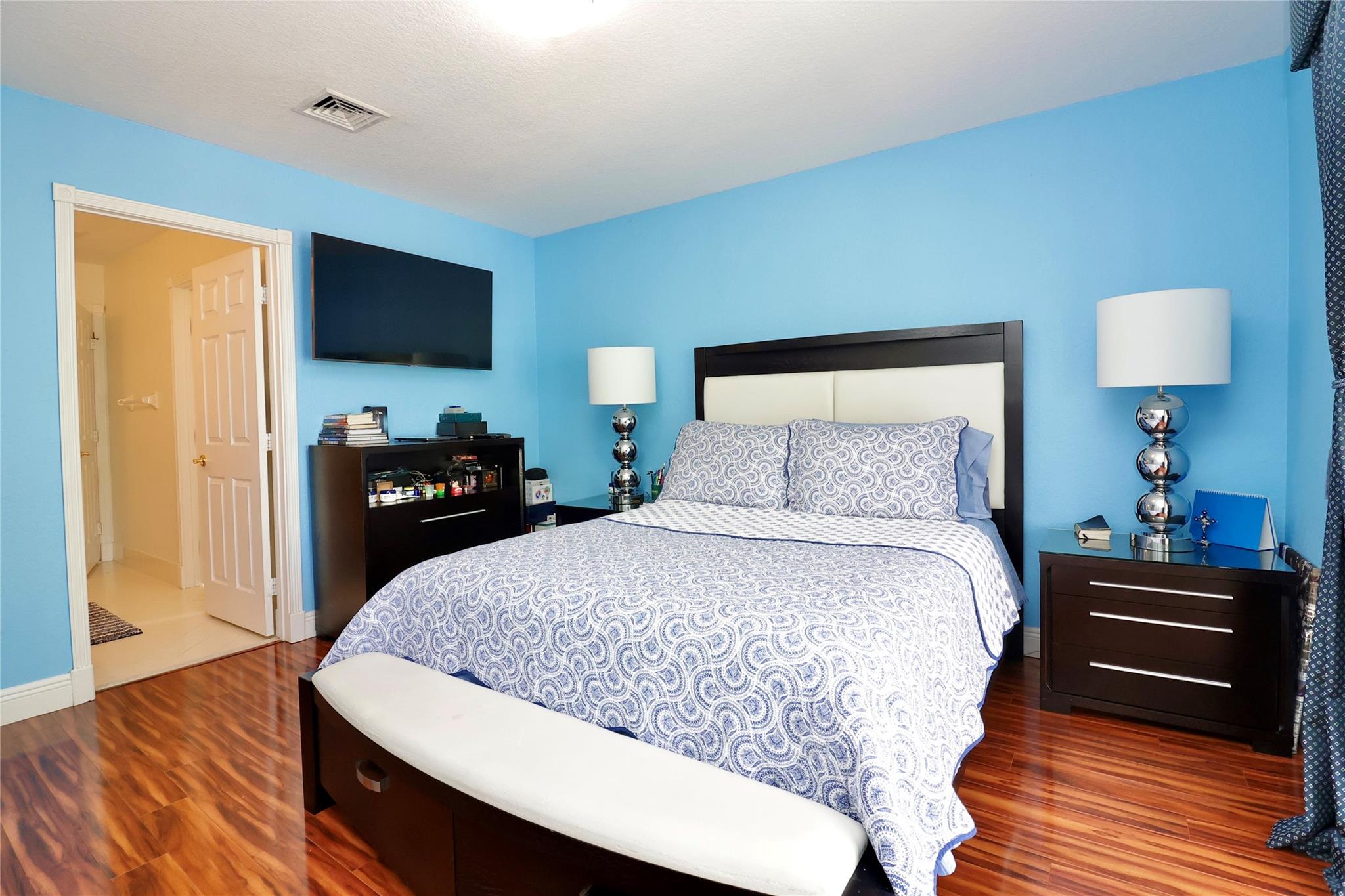 Riviera Isles I 167-28 B - Residential