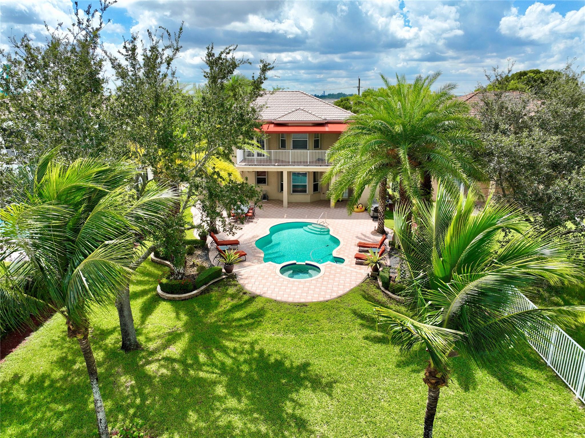 Riviera Isles I 167-28 B - Residential