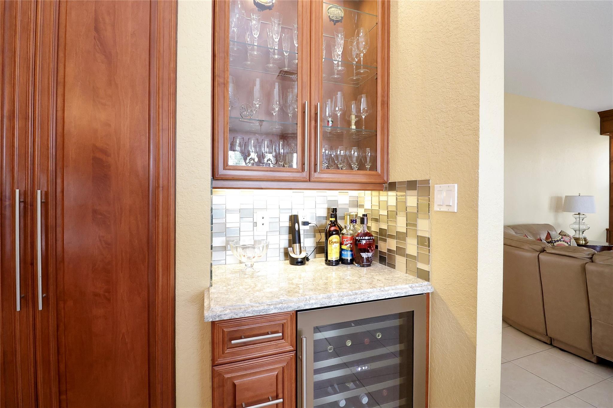 Riviera Isles I 167-28 B - Residential