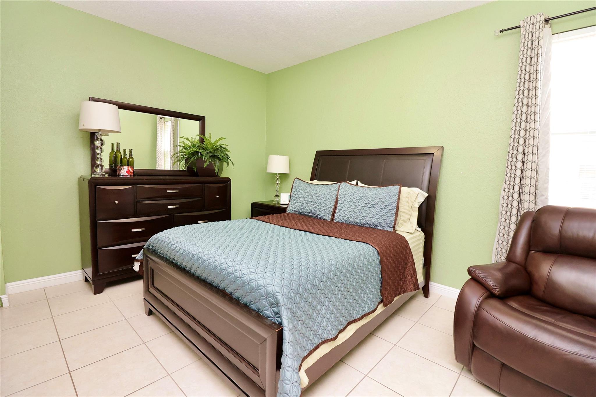 Riviera Isles I 167-28 B - Residential