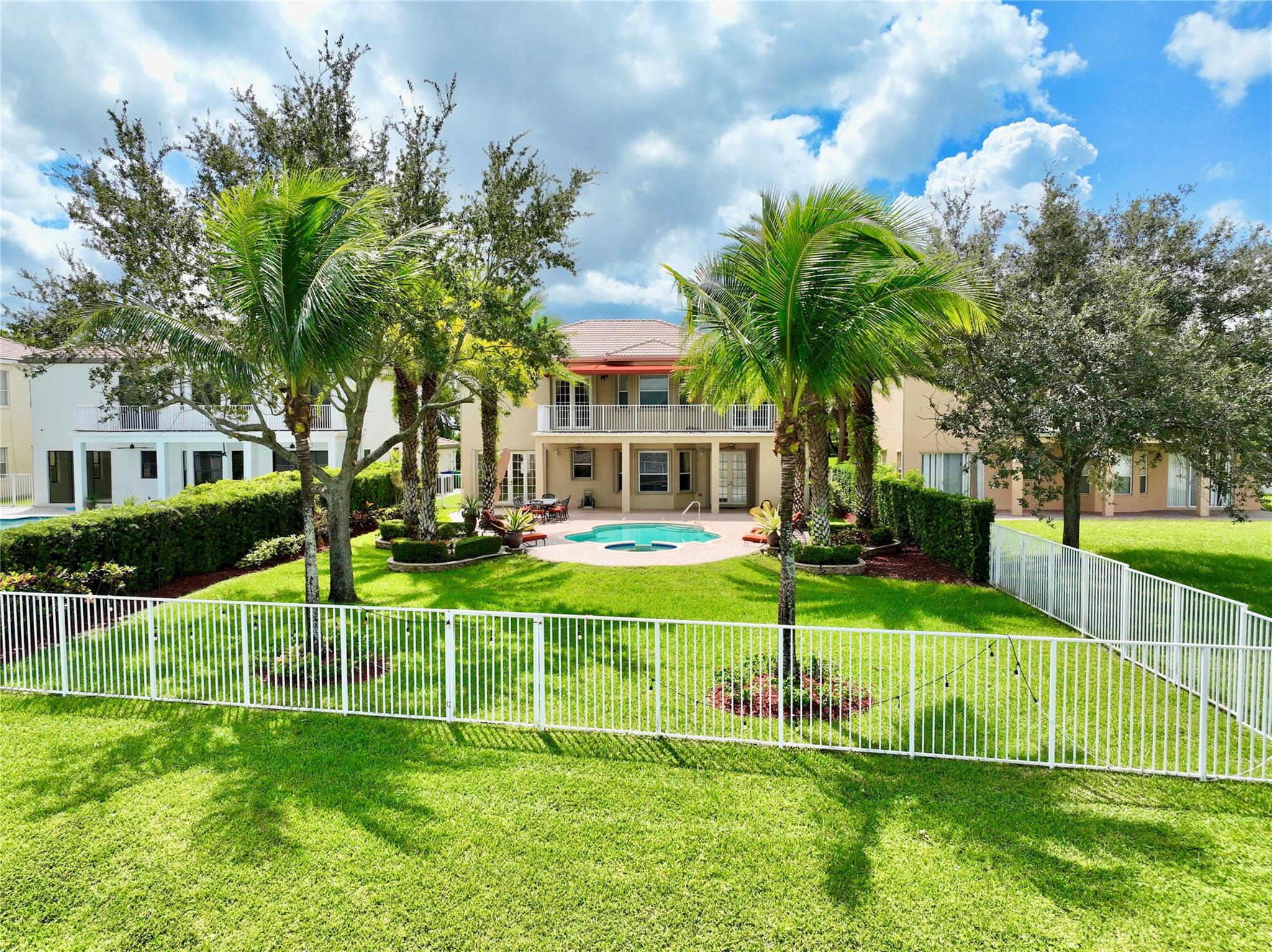 Riviera Isles I 167-28 B - Residential