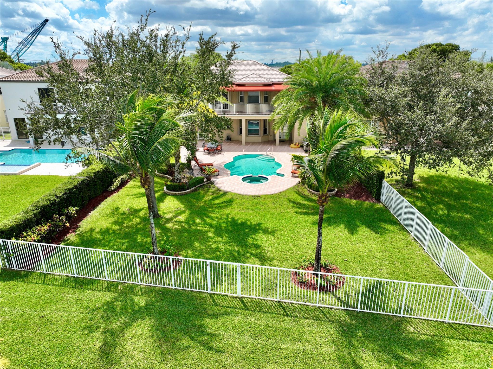 Riviera Isles I 167-28 B - Residential