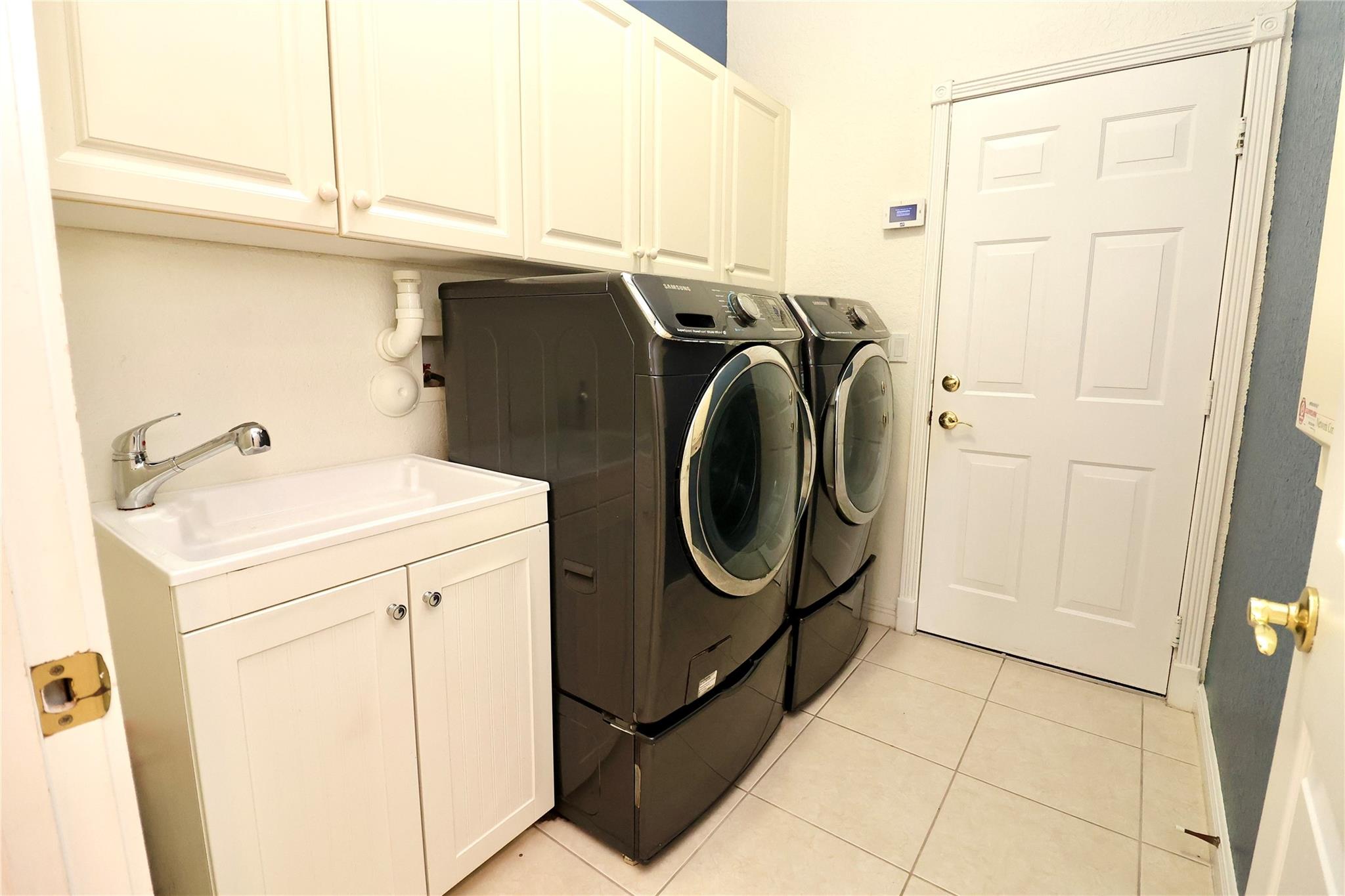 Riviera Isles I 167-28 B - Residential