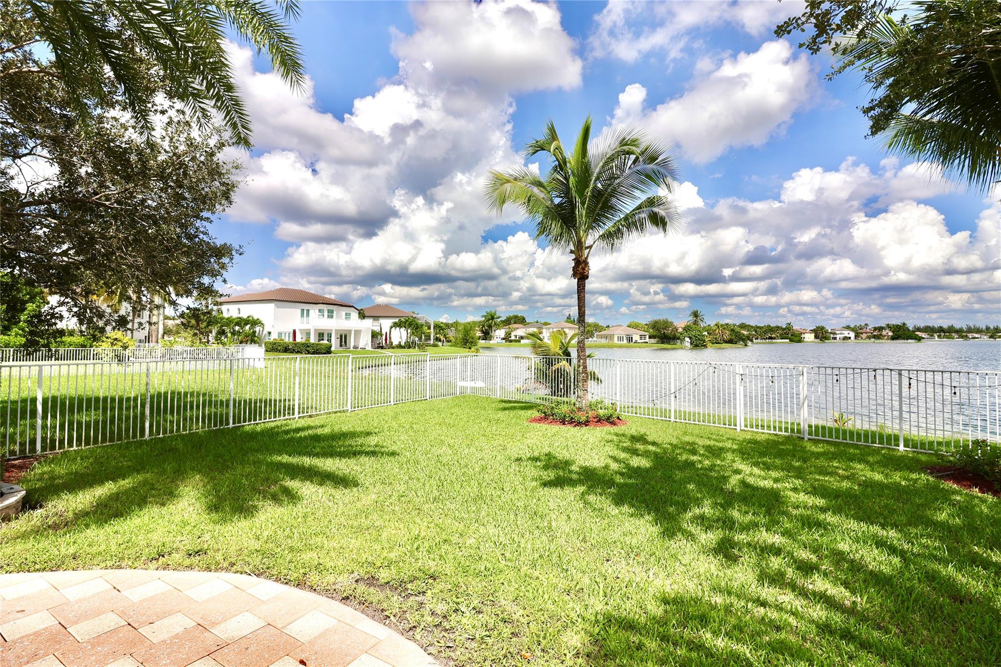 Riviera Isles I 167-28 B - Residential