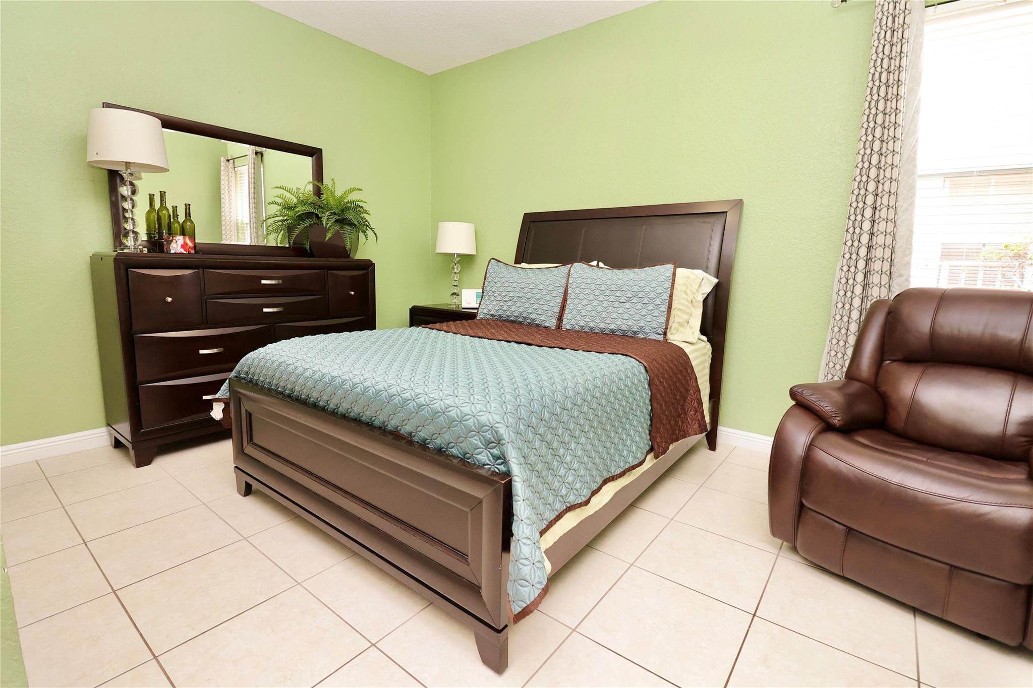 Riviera Isles I 167-28 B - Residential